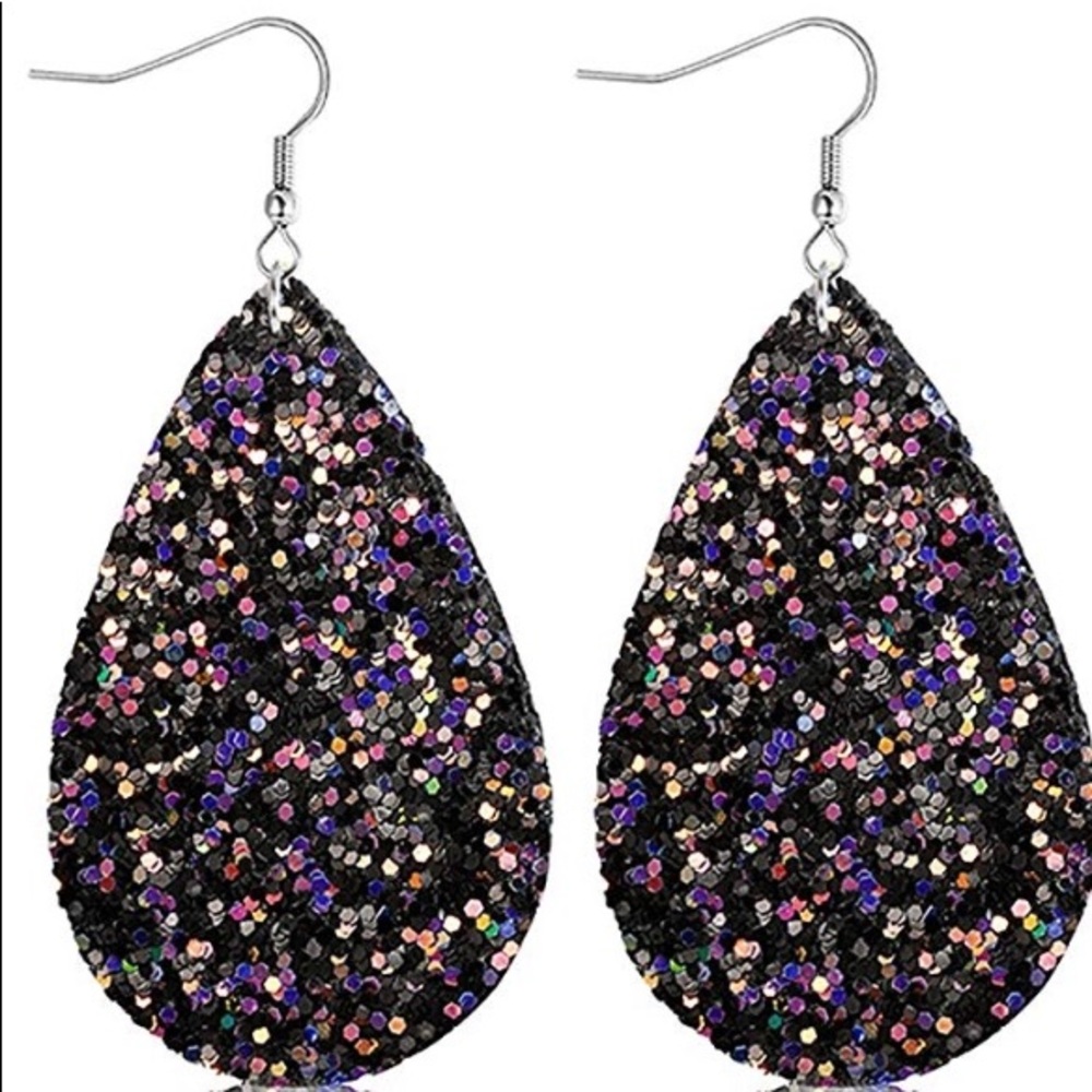 ✨Leather Tear Drop Earrings✨